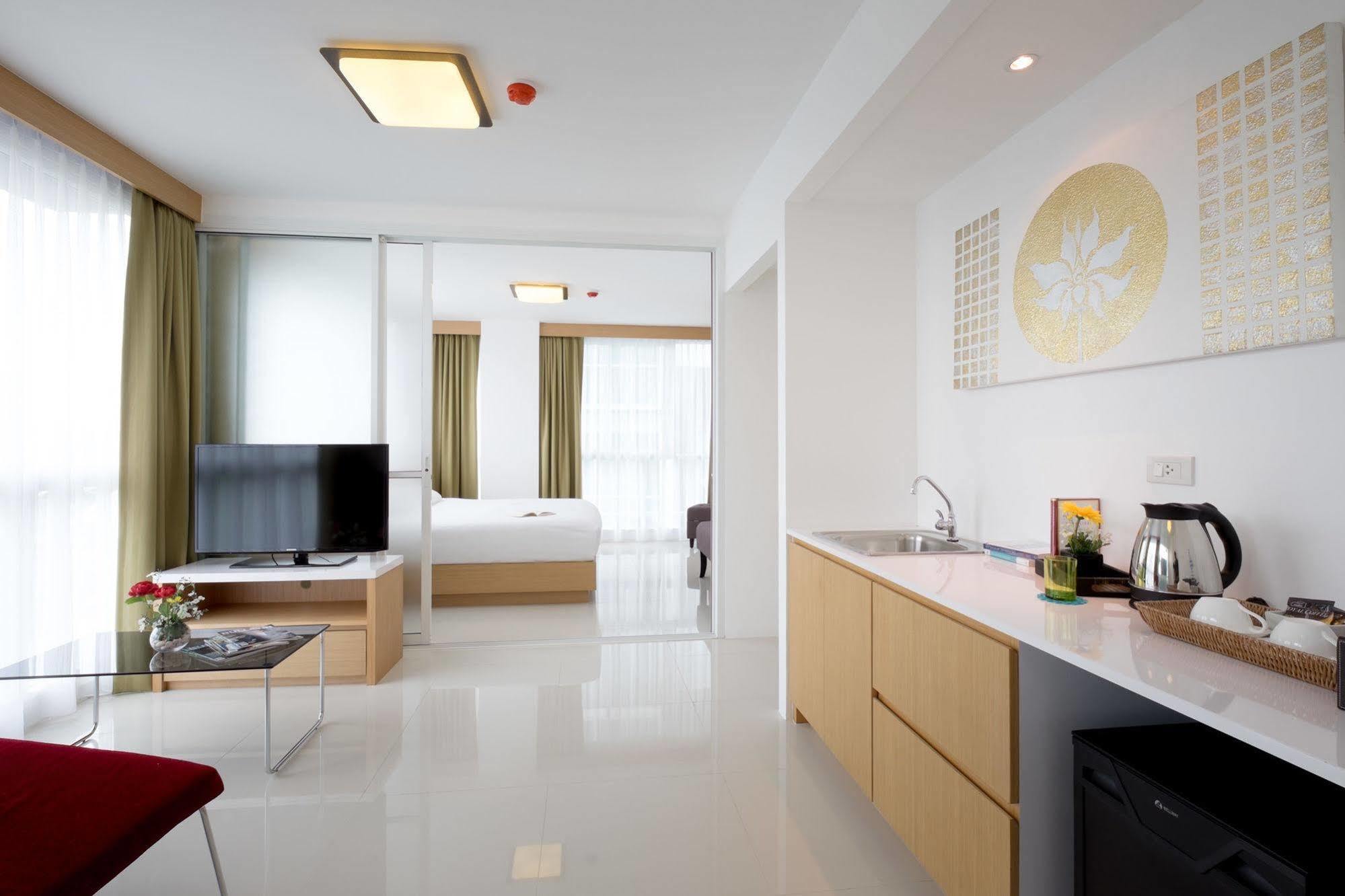 Modern Thai Suites Phuket Εξωτερικό φωτογραφία