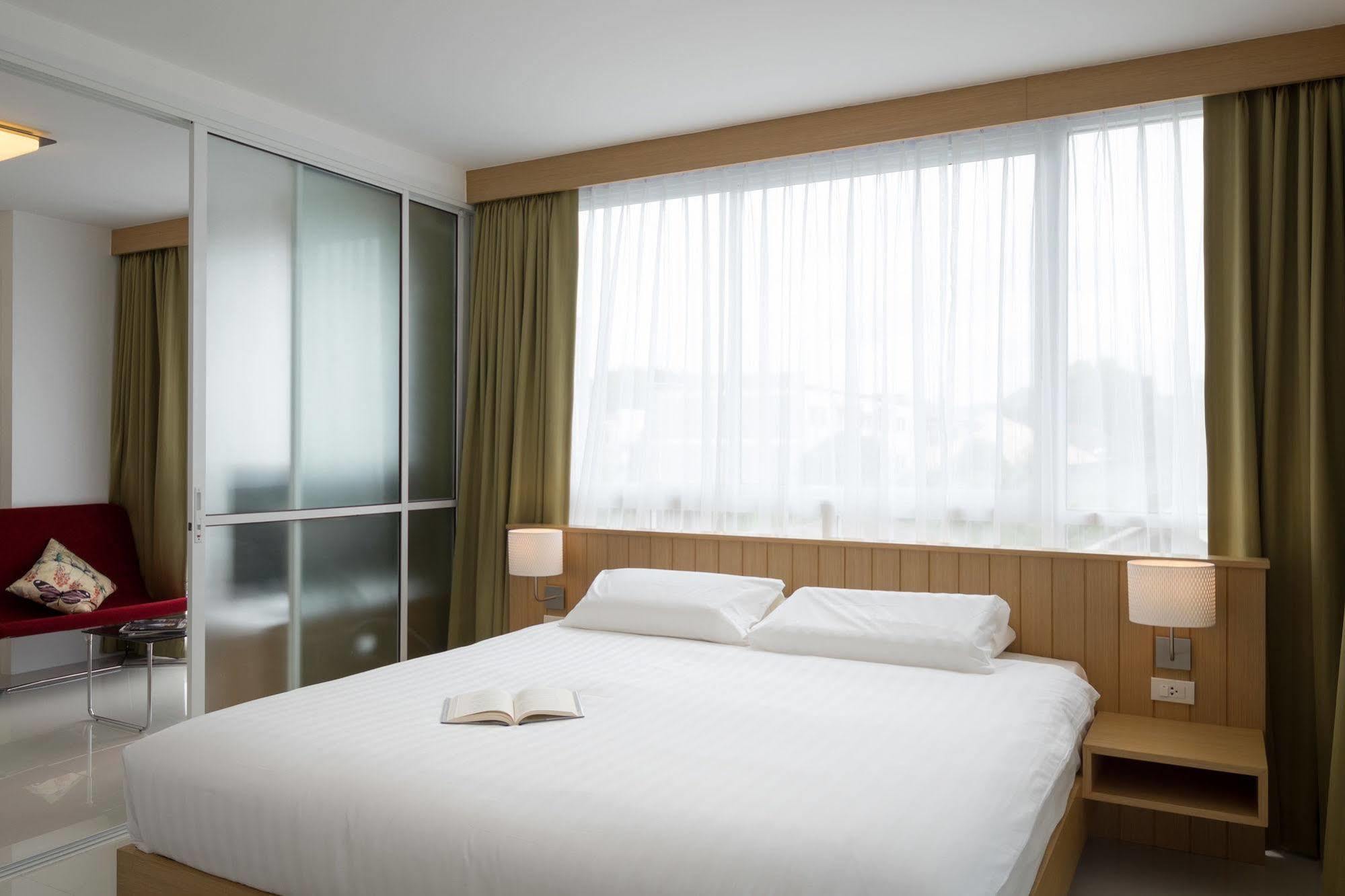 Modern Thai Suites Phuket Εξωτερικό φωτογραφία